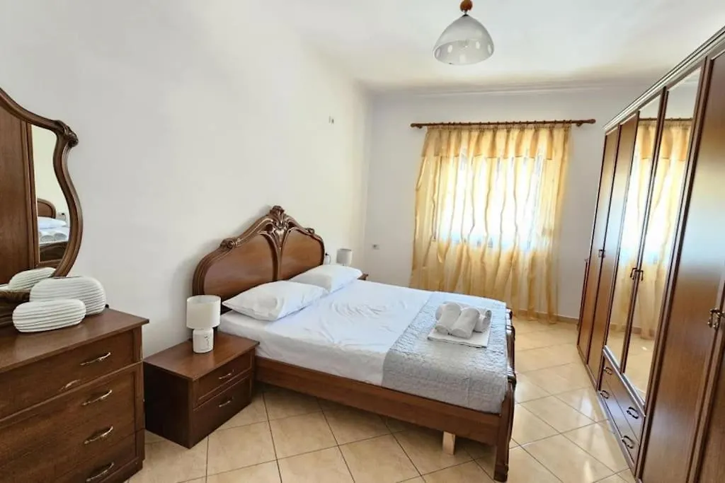 Elena'S Apartment Gjirokastër