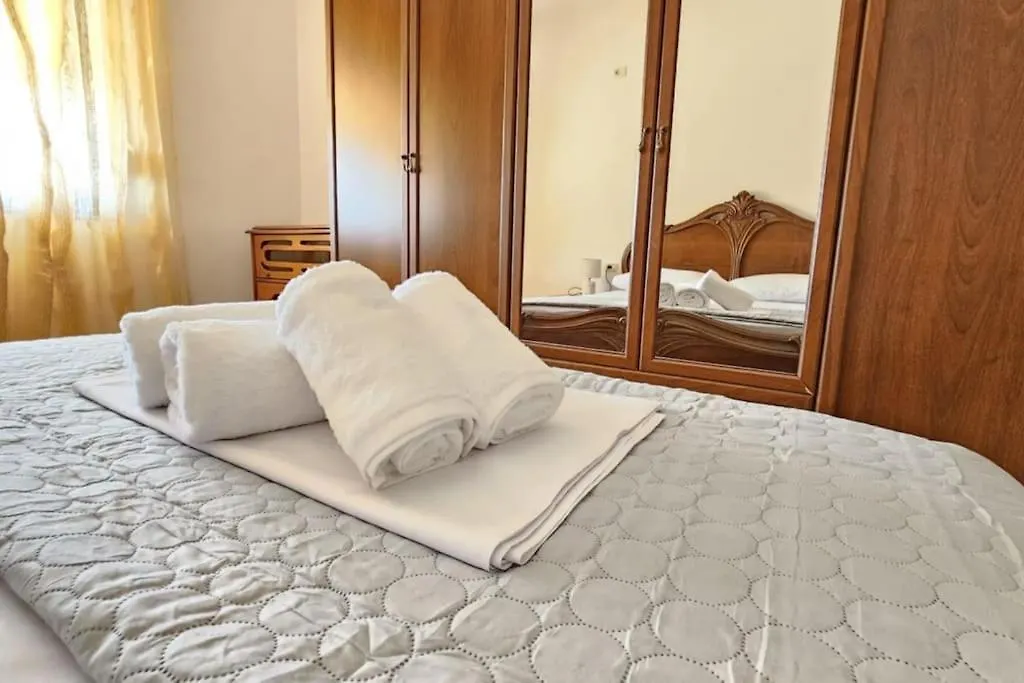 Elena'S Apartment Гирокастра Албания